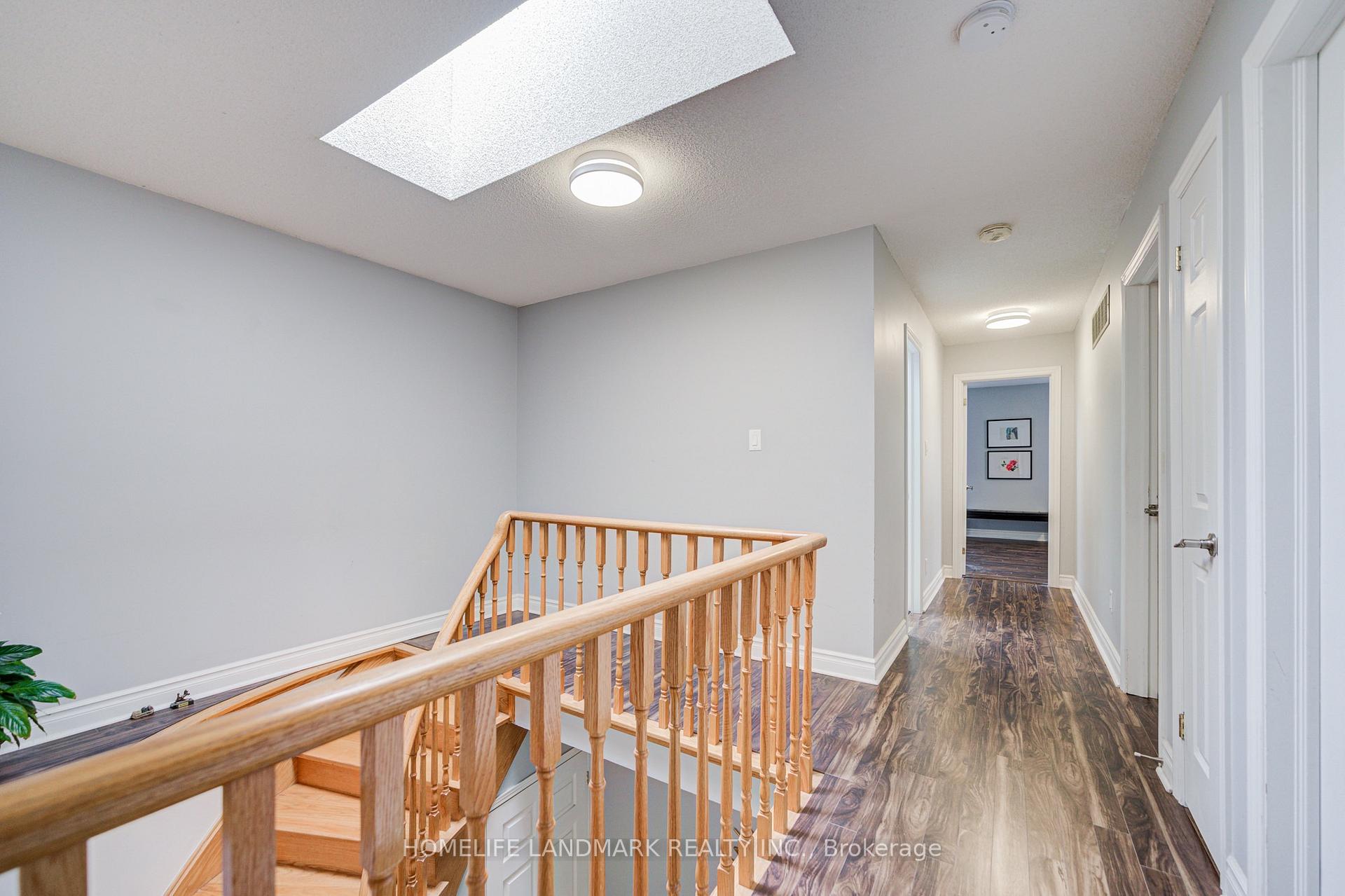Photo 33 of 35 Royal Palm Drive, Vaughan, Crestwood-Springfarm-Yorkhill — HOMEH