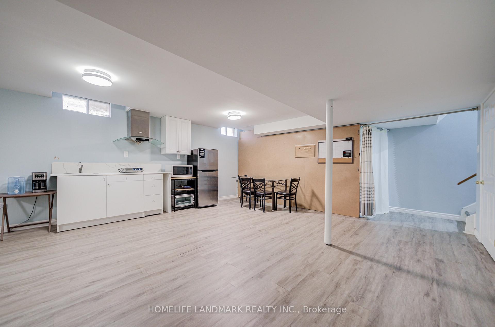 Photo 37 of 35 Royal Palm Drive, Vaughan, Crestwood-Springfarm-Yorkhill — HOMEH