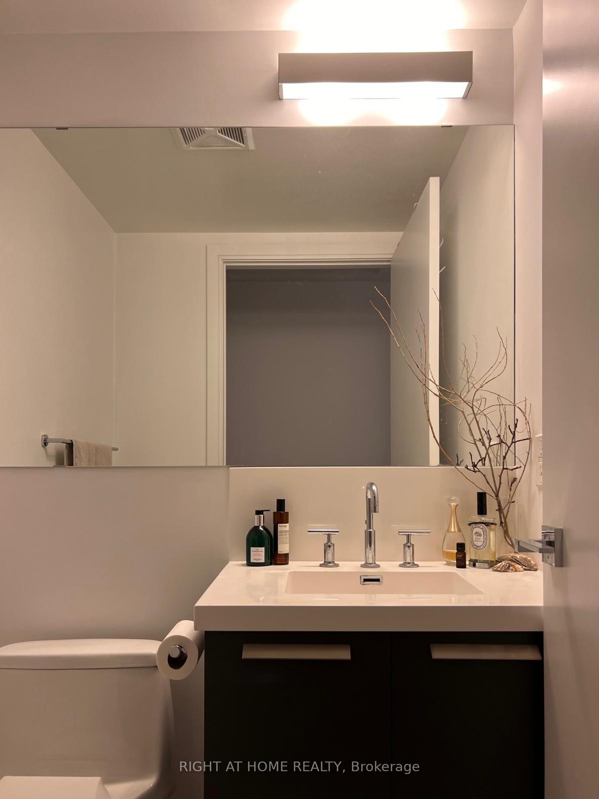 Photo 4 of Unit 2802, 42 Charles Street E, Toronto, Church-Yonge Corridor — HOMEH