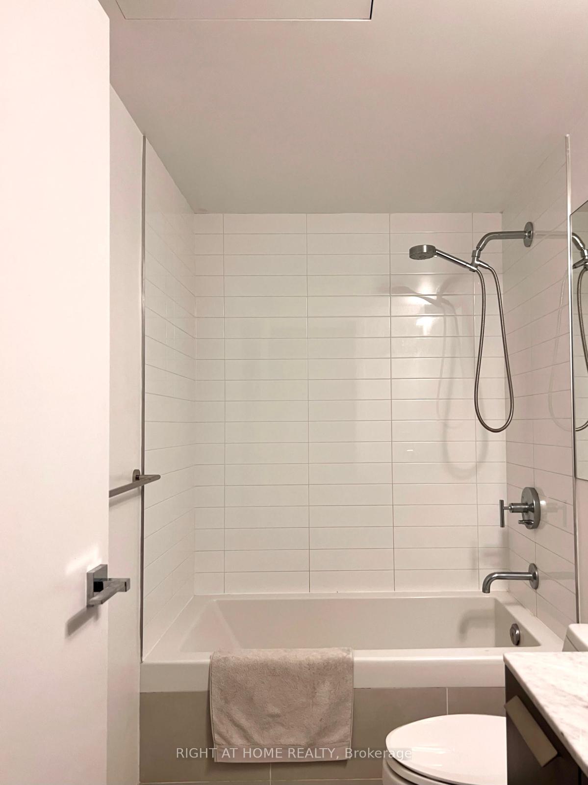 Photo 7 of Unit 2802, 42 Charles Street E, Toronto, Church-Yonge Corridor — HOMEH