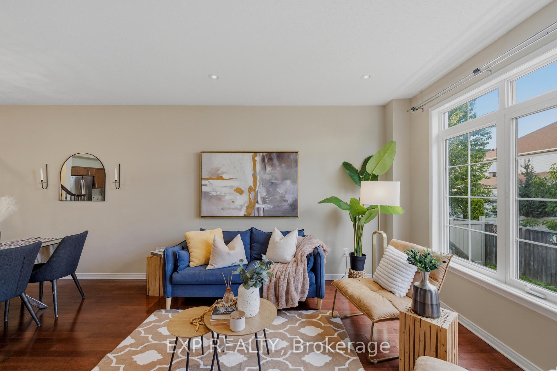 Photo 3 of 118 Laramie Crescent, Ottawa, Barrhaven - Stonebridge — HOMEH