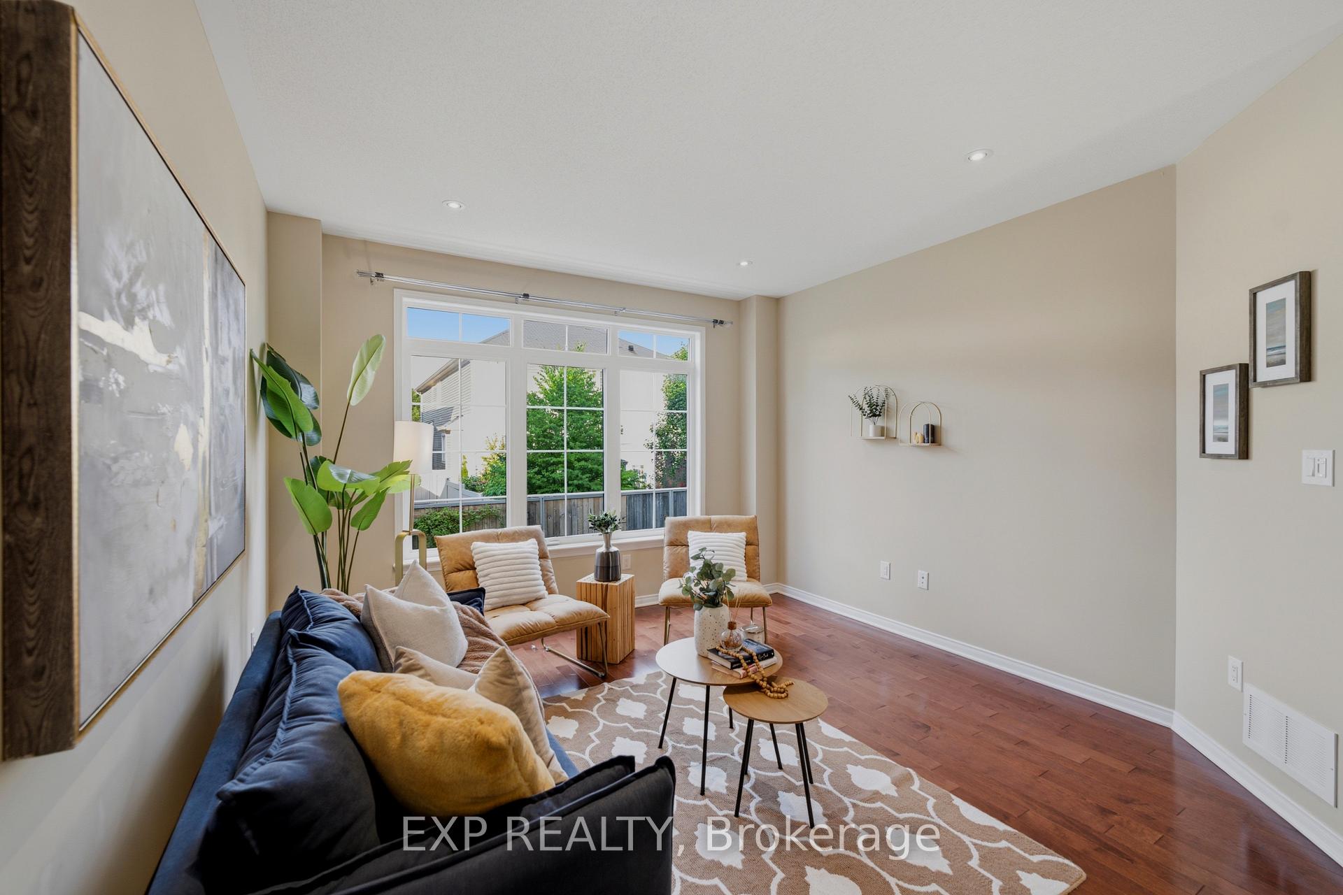 Photo 4 of 118 Laramie Crescent, Ottawa, Barrhaven - Stonebridge — HOMEH