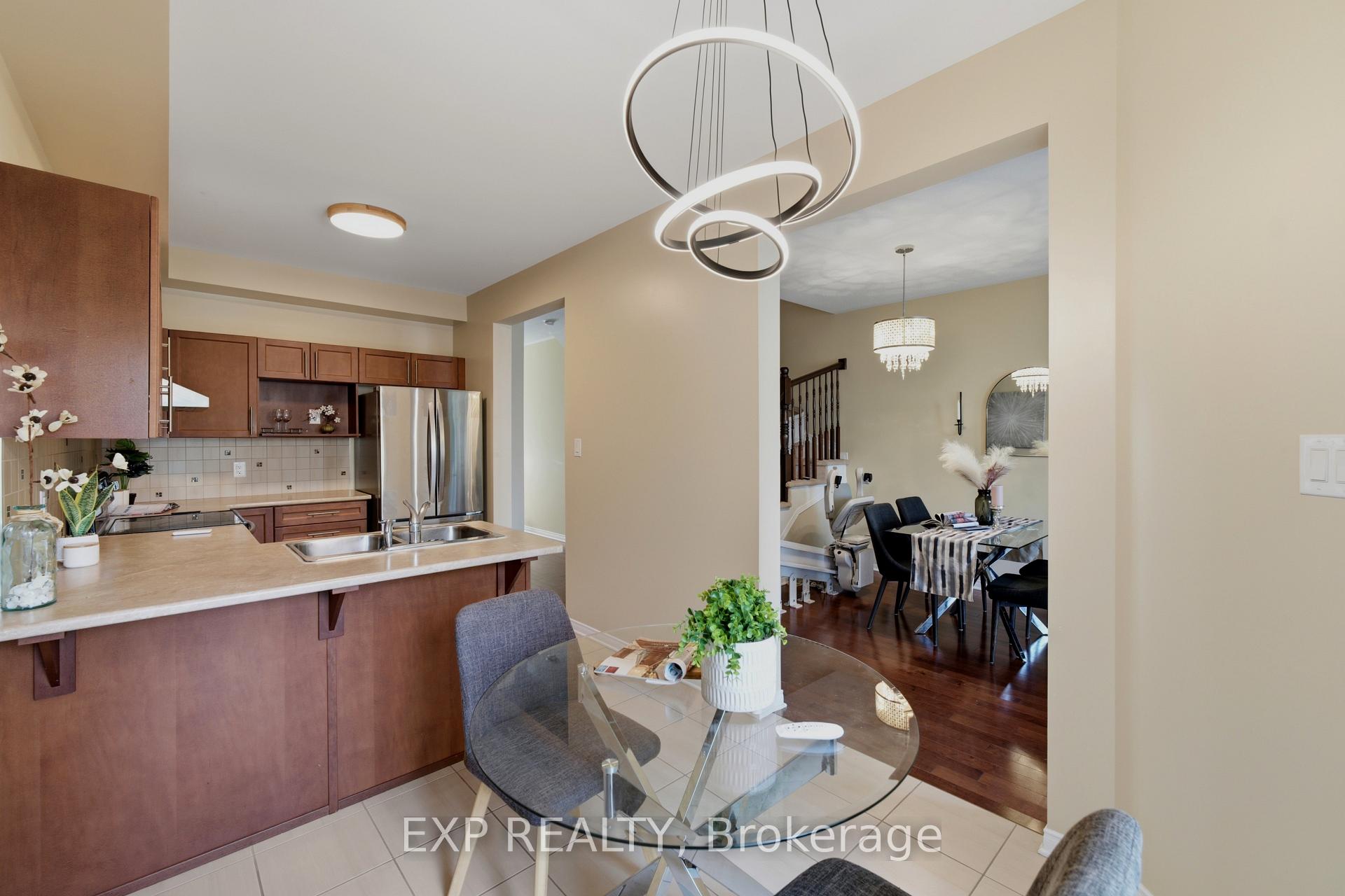 Photo 13 of 118 Laramie Crescent, Ottawa, Barrhaven - Stonebridge — HOMEH
