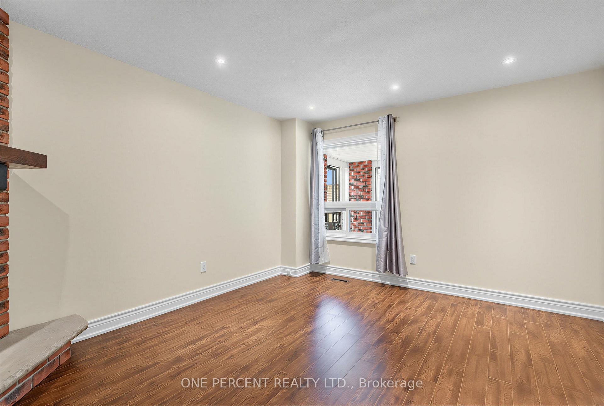 Photo 5 of 12 Appleby Crescent, Markham, Milliken Mills West — HOMEH