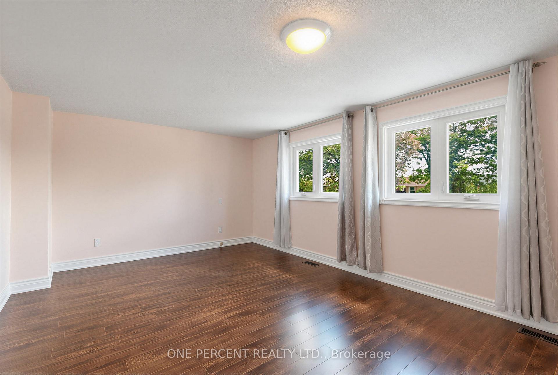 Photo 17 of 12 Appleby Crescent, Markham, Milliken Mills West — HOMEH