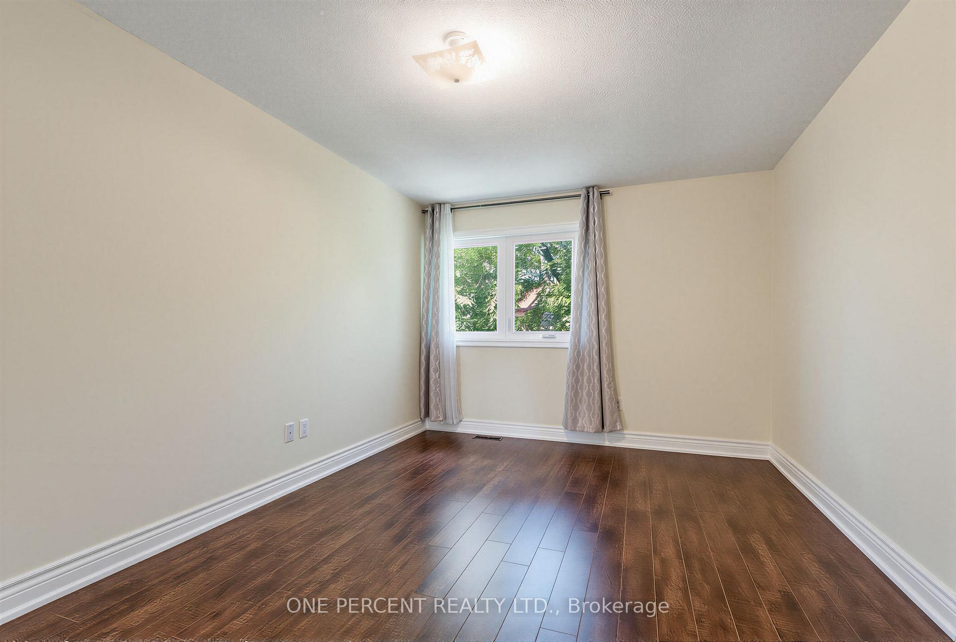 Photo 22 of 12 Appleby Crescent, Markham, Milliken Mills West — HOMEH