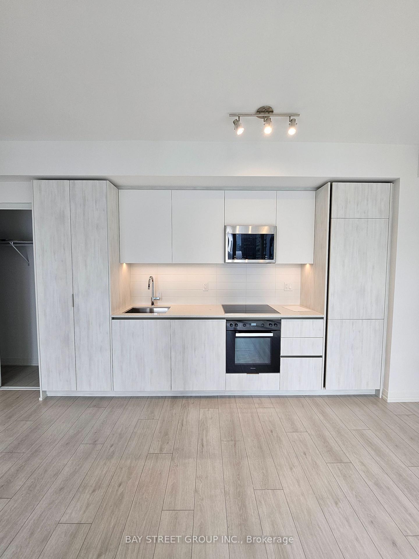 Photo 9 of Unit 2206, 400 King Street W, Toronto, Waterfront Communities — HOMEH