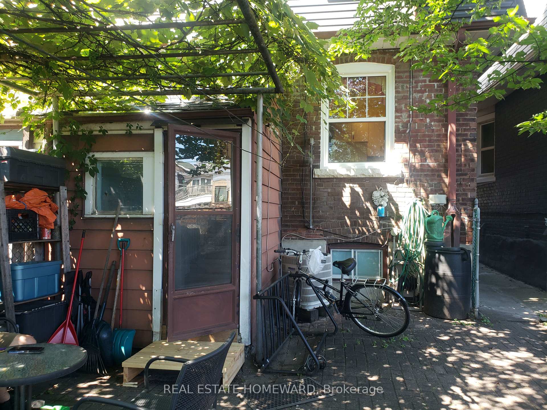 Photo of Unit 2 (1st Flr), 687 Dupont Street
