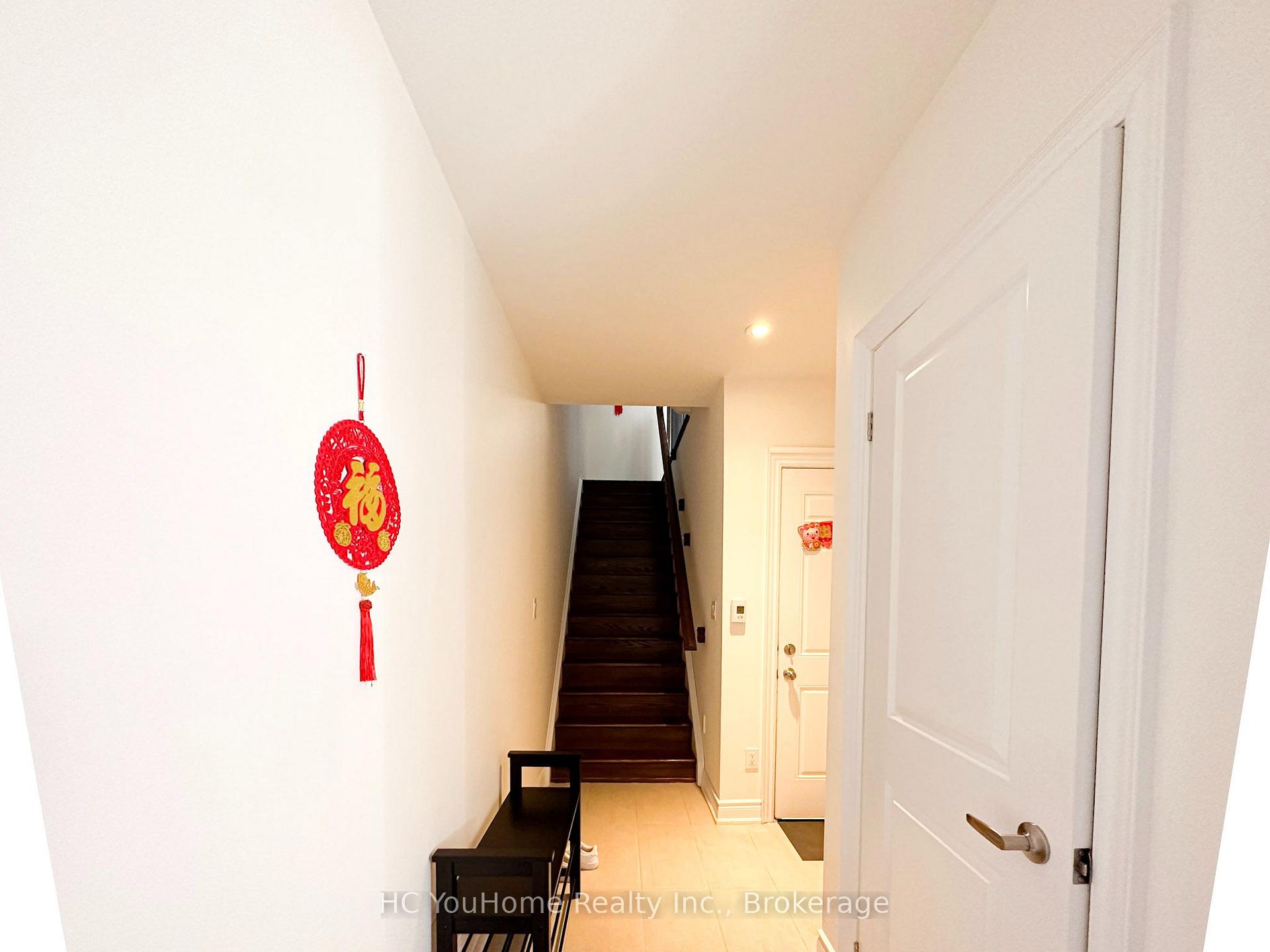 Photo 3 of 2097 Queensborough Gate, Mississauga, Central Erin Mills — HOMEH