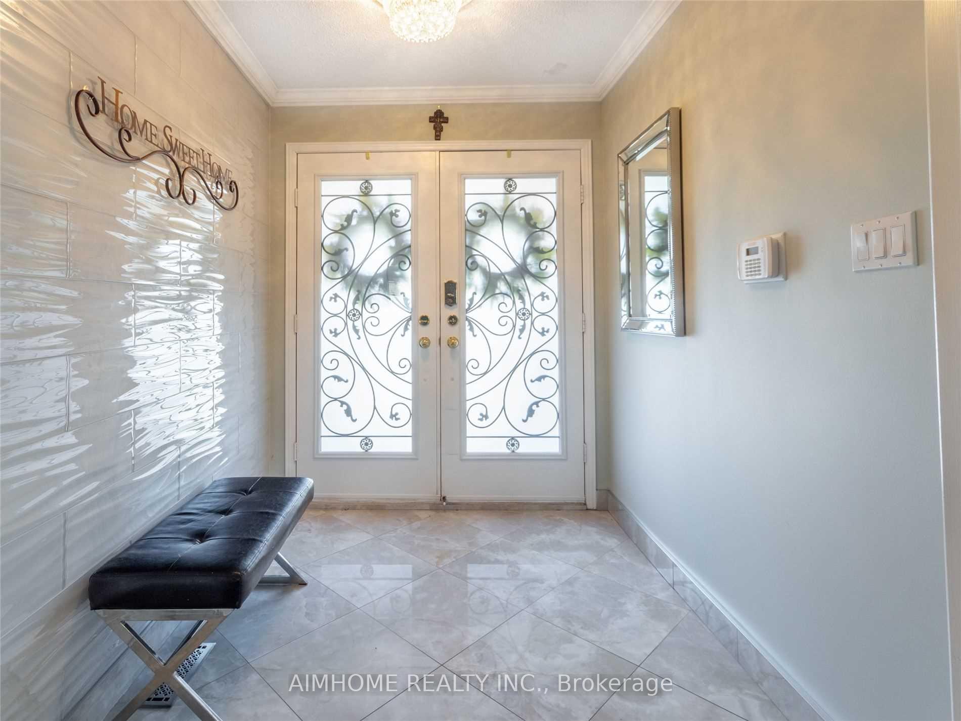 Photo 3 of 843 Corbett's Road, Oshawa, Pinecrest — HOMEH