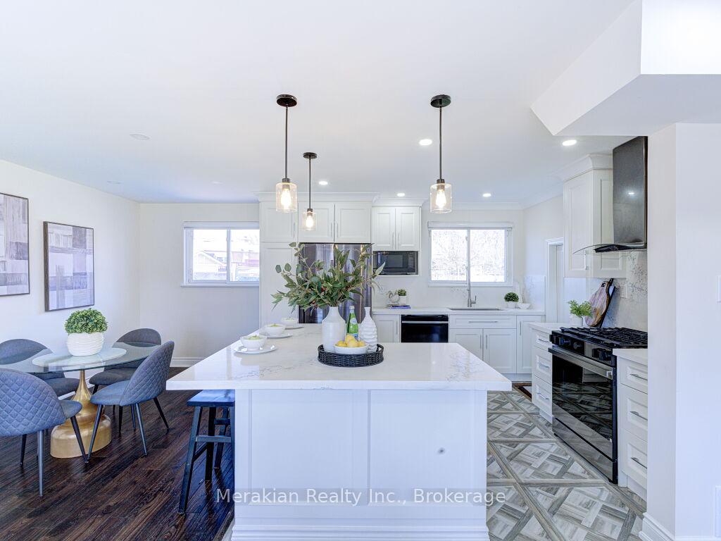 Photo 12 of 214 Folkstone Crescent, Brampton, Southgate — HOMEH