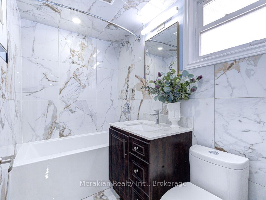 Photo 21 of 214 Folkstone Crescent, Brampton, Southgate — HOMEH