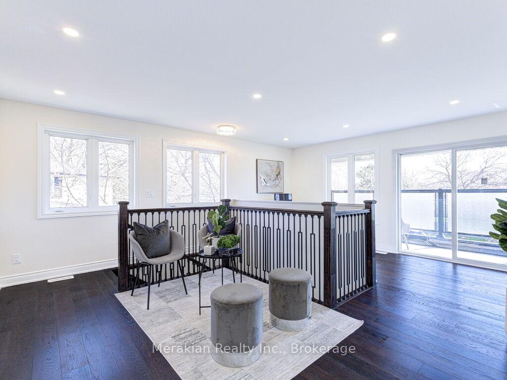 Photo 23 of 214 Folkstone Crescent, Brampton, Southgate — HOMEH