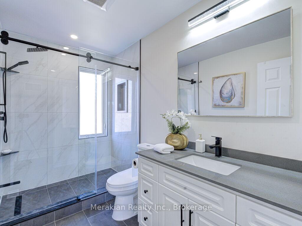 Photo 32 of 214 Folkstone Crescent, Brampton, Southgate — HOMEH