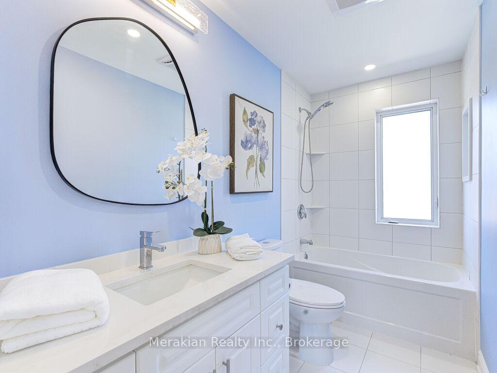 Photo 35 of 214 Folkstone Crescent, Brampton, Southgate — HOMEH