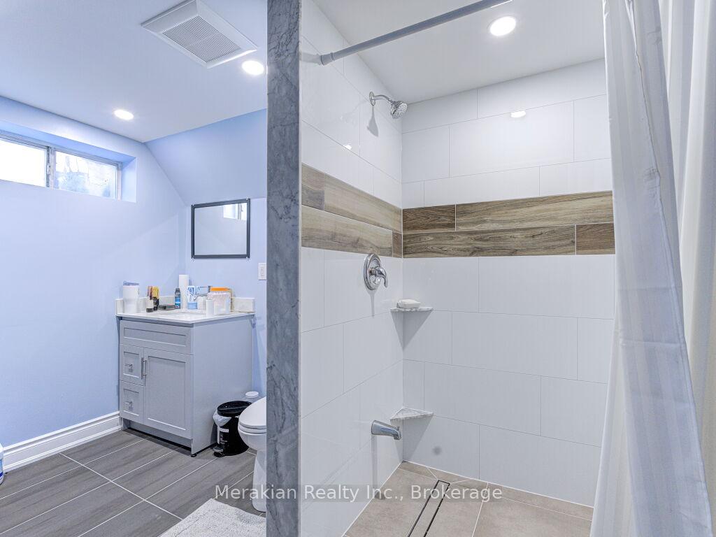 Photo 42 of 214 Folkstone Crescent, Brampton, Southgate — HOMEH