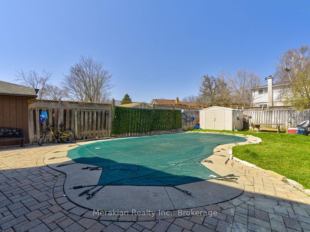 Photo 44 of 214 Folkstone Crescent, Brampton, Southgate — HOMEH