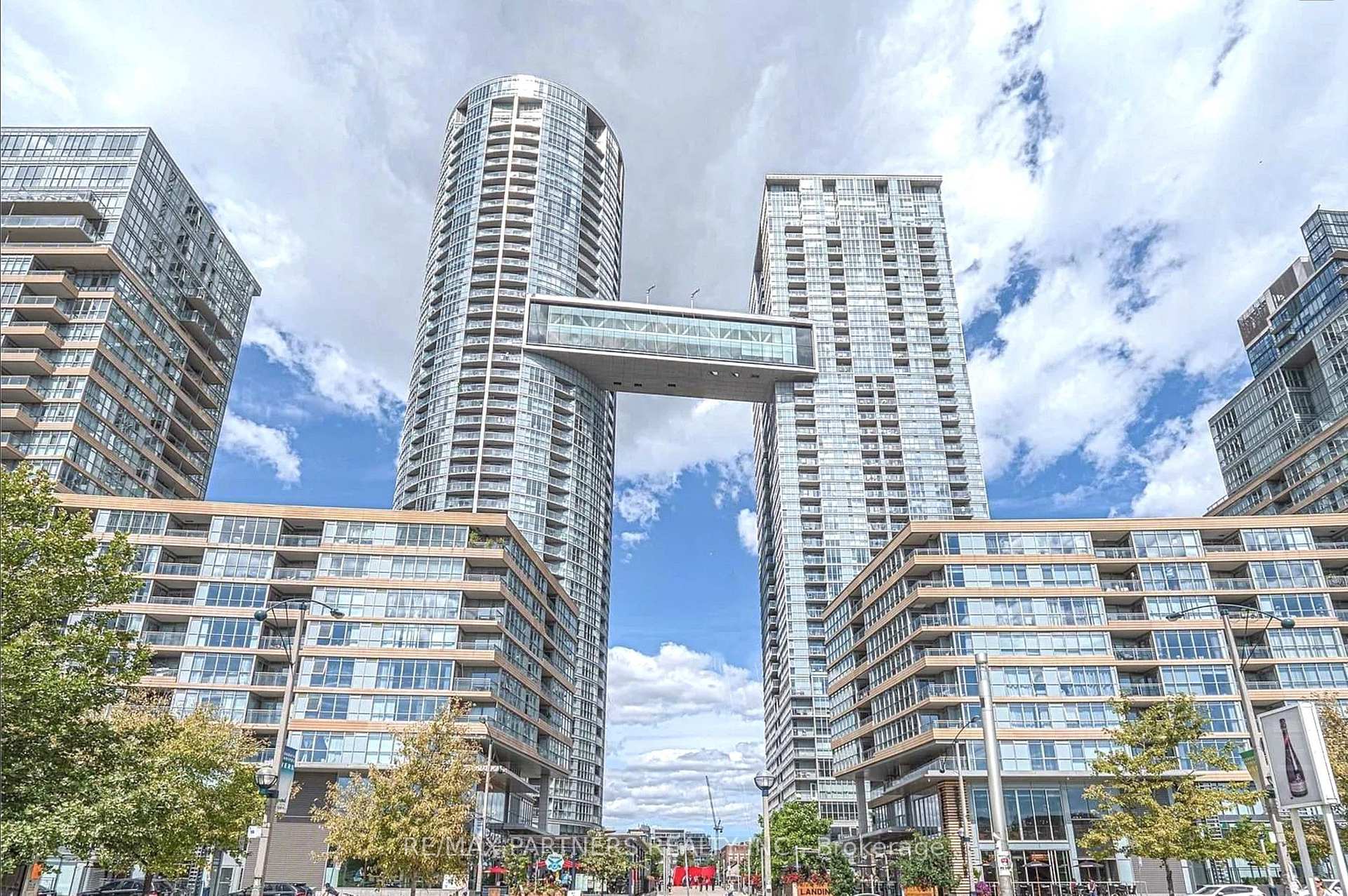 Photo 1 of Unit 1806, 15 Iceboat Terrace, Toronto, Waterfront Communities — HOMEH