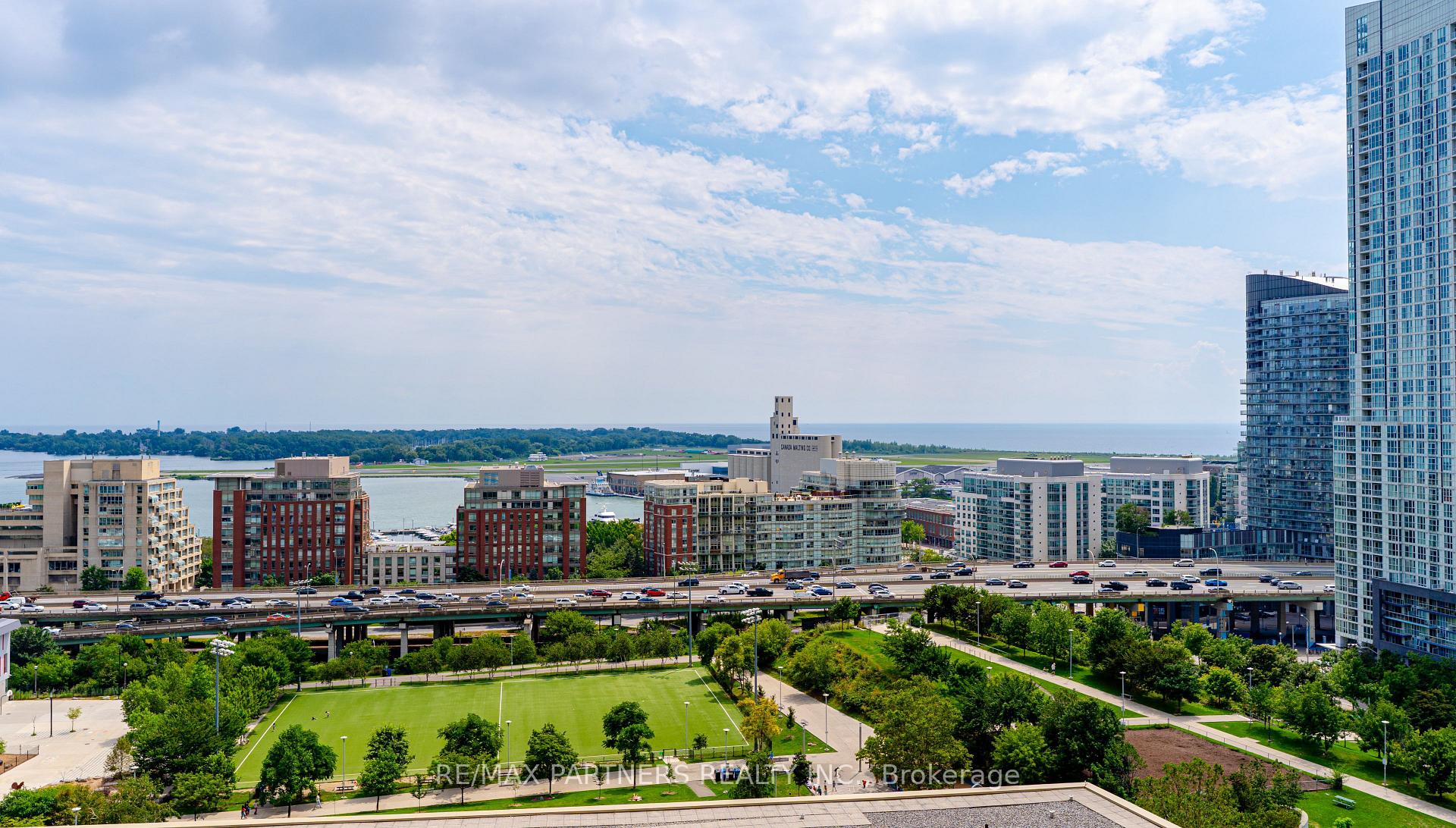 Photo 14 of Unit 1806, 15 Iceboat Terrace, Toronto, Waterfront Communities — HOMEH