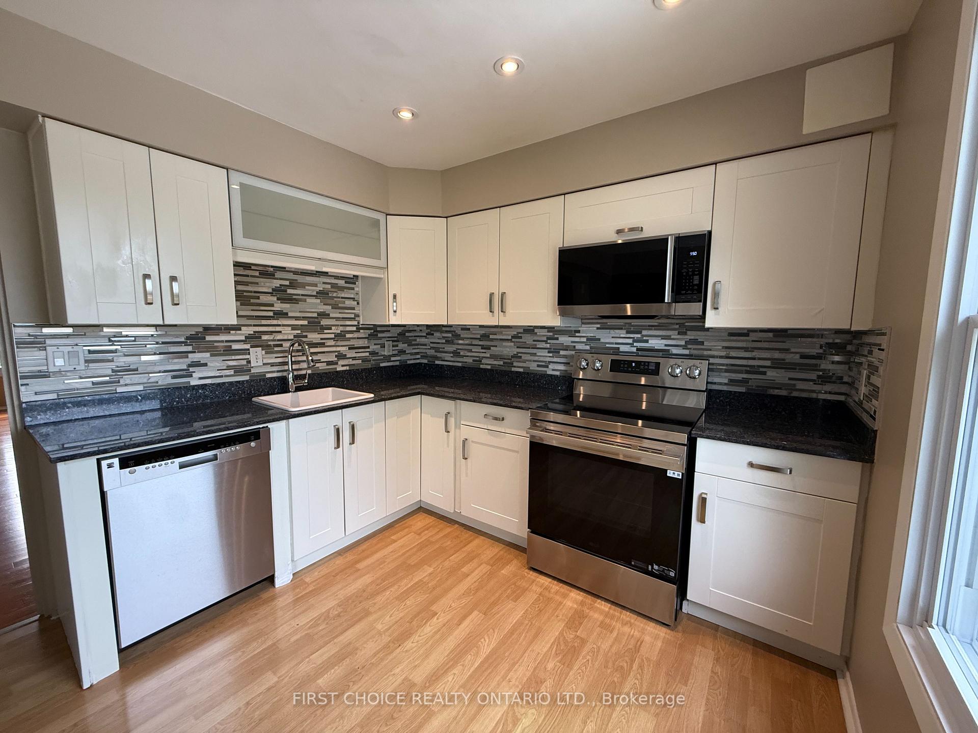 Photo 7 of 32 Appleby Private, Ottawa, Carleton Heights — HOMEH