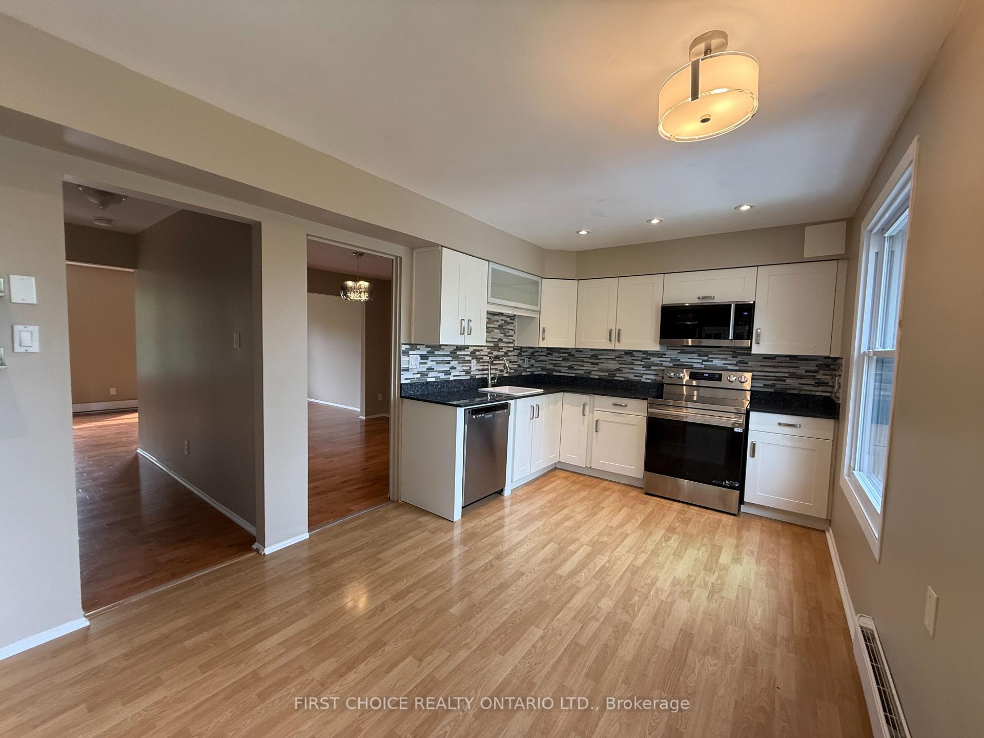 Photo 8 of 32 Appleby Private, Ottawa, Carleton Heights — HOMEH