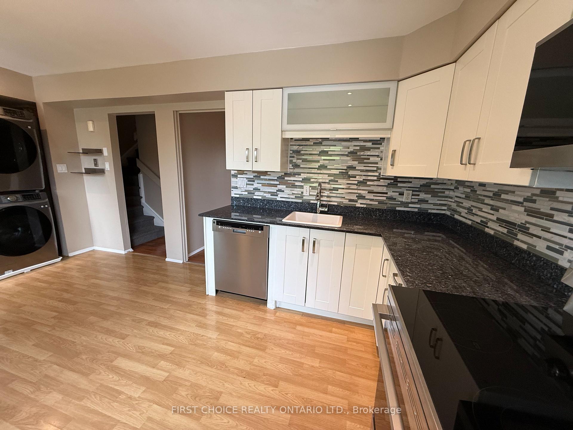 Photo 9 of 32 Appleby Private, Ottawa, Carleton Heights — HOMEH