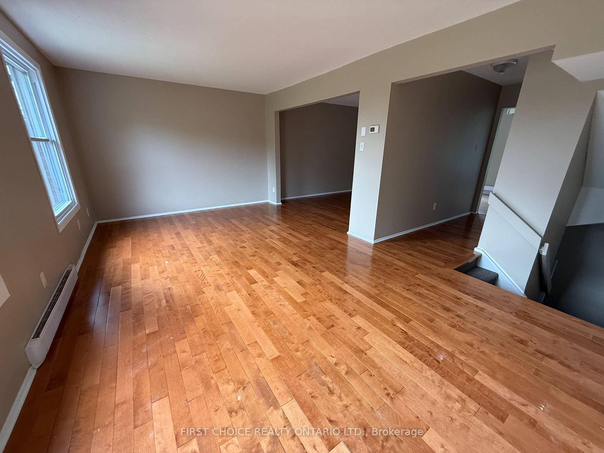 Photo 12 of 32 Appleby Private, Ottawa, Carleton Heights — HOMEH