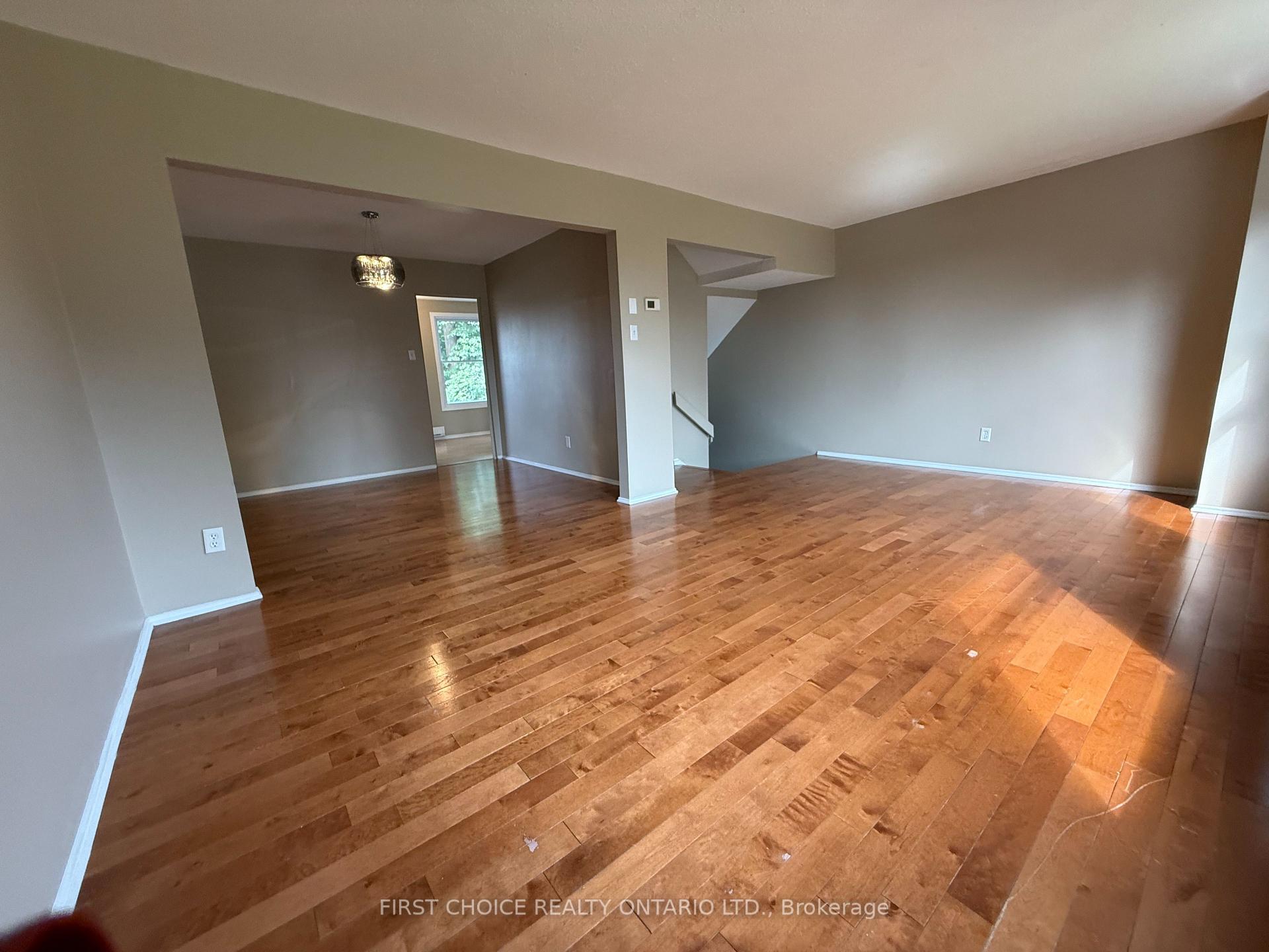 Photo 15 of 32 Appleby Private, Ottawa, Carleton Heights — HOMEH