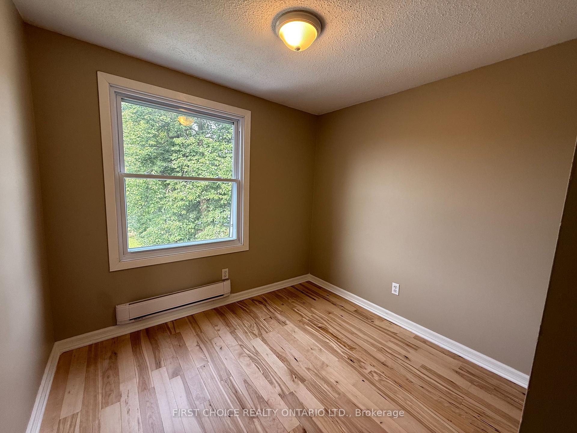 Photo 18 of 32 Appleby Private, Ottawa, Carleton Heights — HOMEH