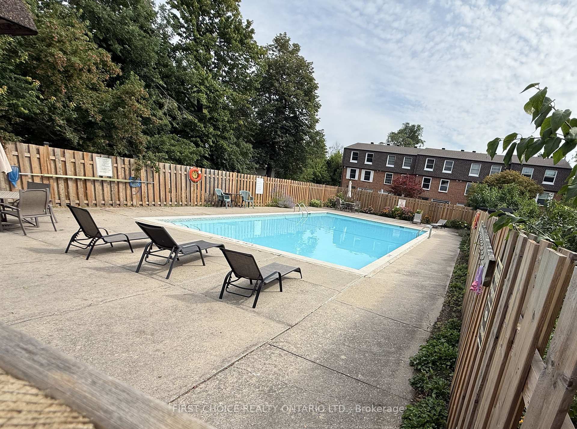 Photo 32 of 32 Appleby Private, Ottawa, Carleton Heights — HOMEH