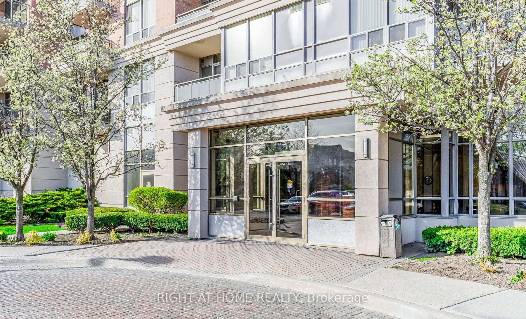 Photo 2 of Unit 1007, 55 Strathaven Drive, Mississauga, Hurontario — HOMEH
