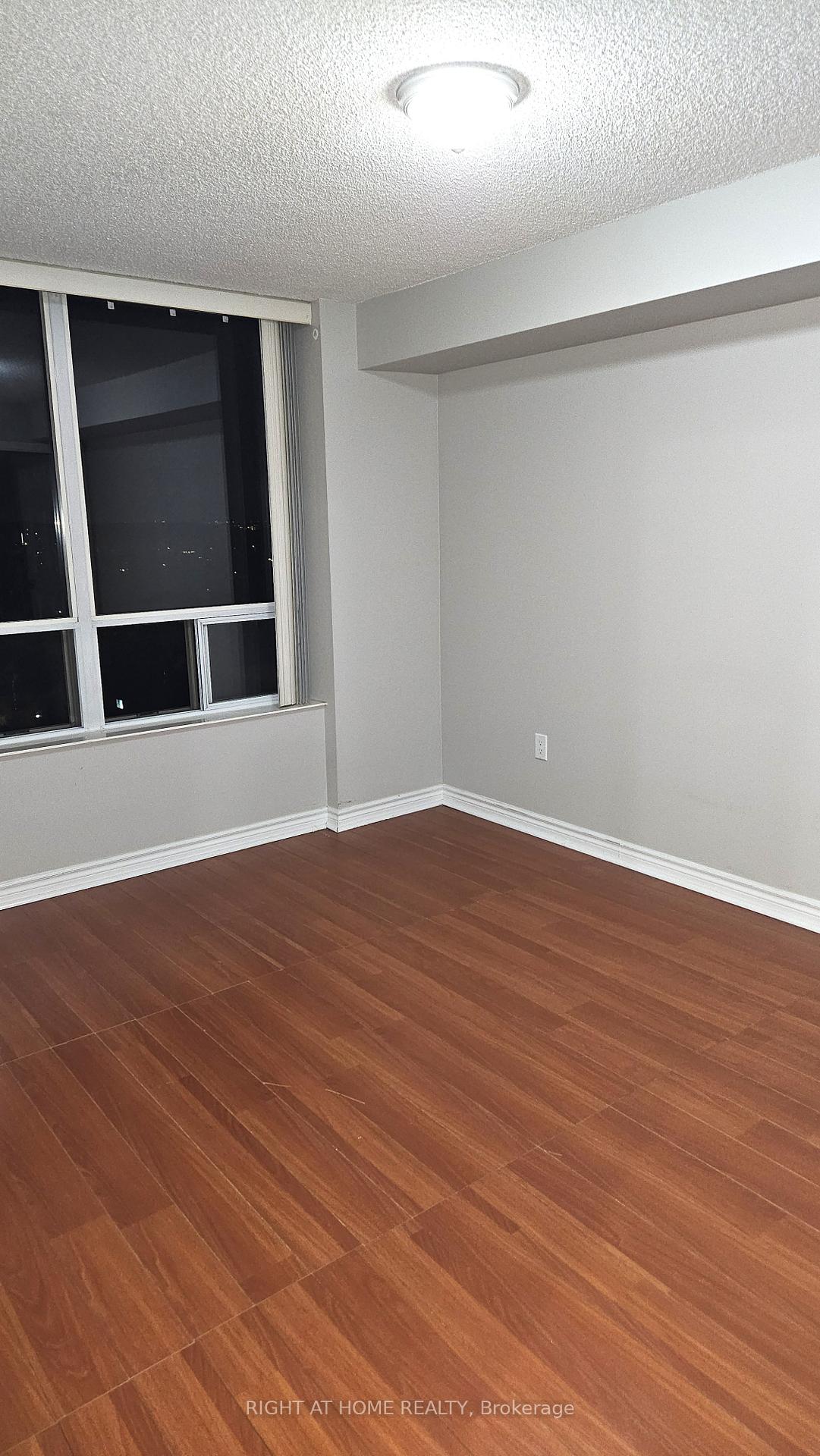 Photo 9 of Unit 1007, 55 Strathaven Drive, Mississauga, Hurontario — HOMEH