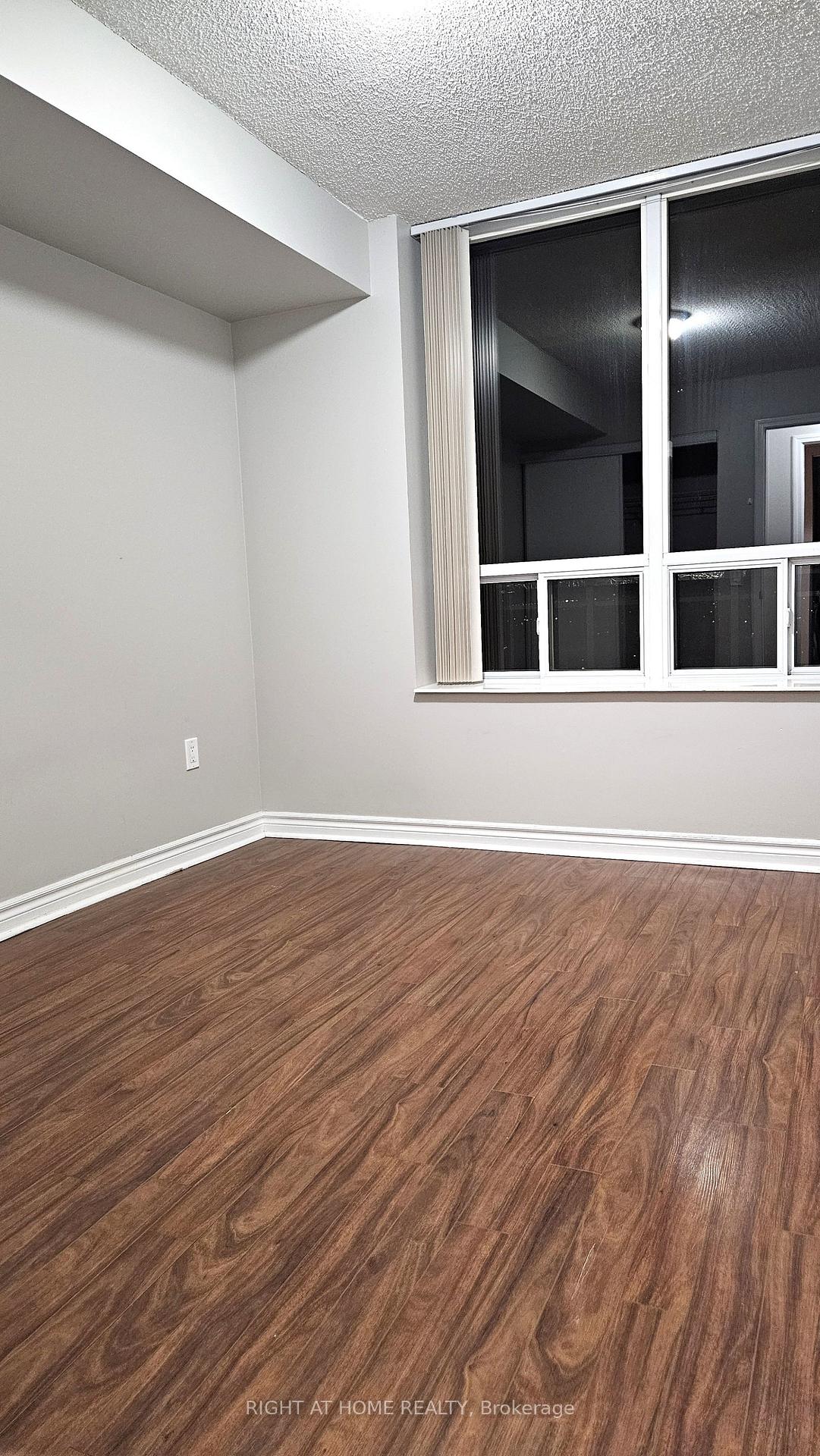 Photo 12 of Unit 1007, 55 Strathaven Drive, Mississauga, Hurontario — HOMEH
