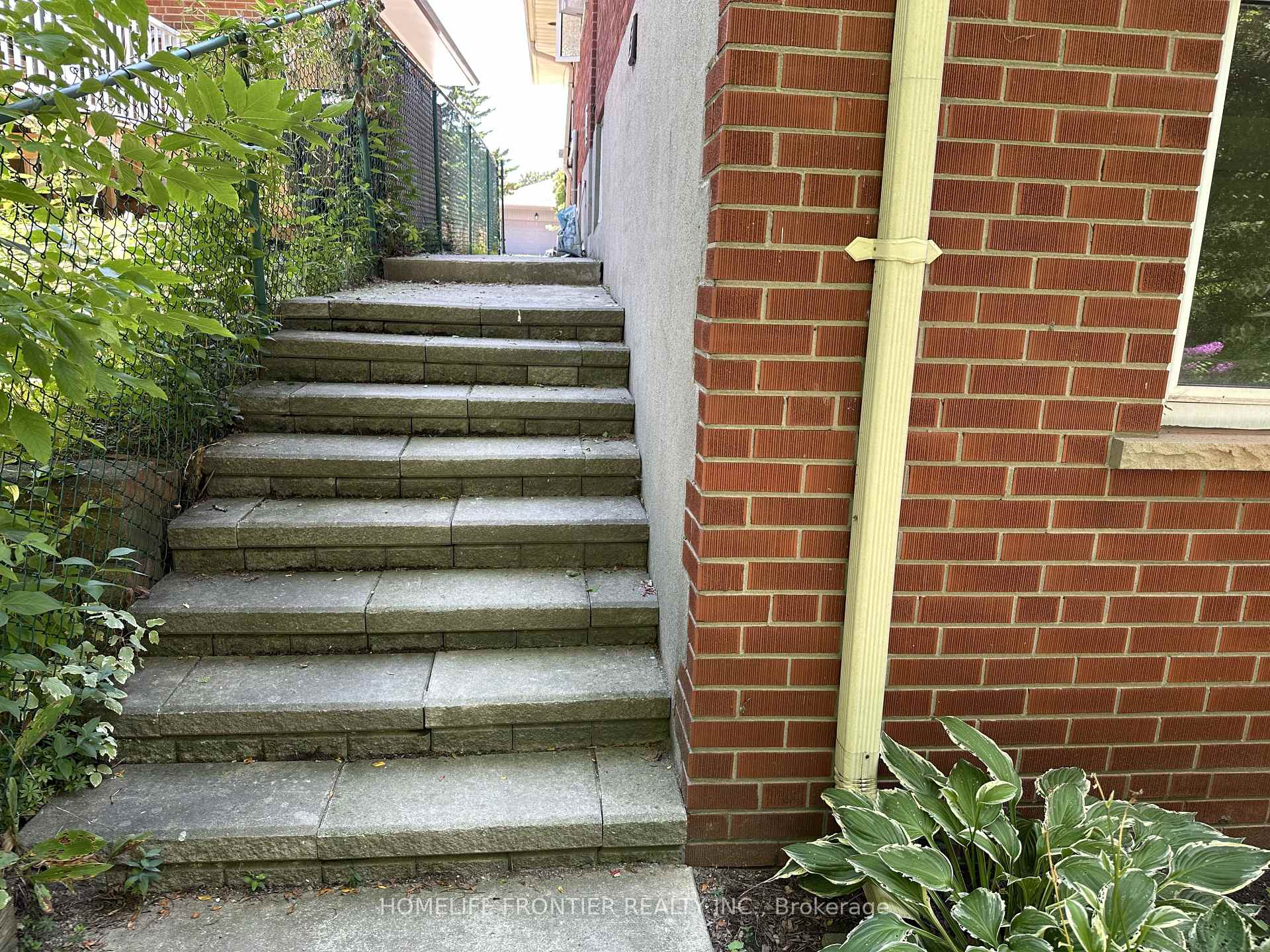 Photo 4 of Unit B, 11 Alpaca Drive, Scarborough, Woburn — HOMEH