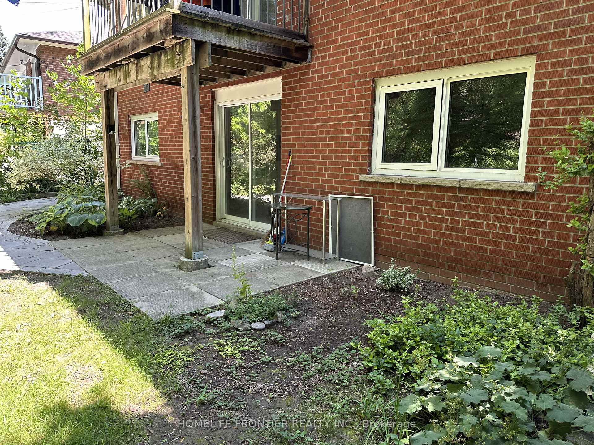 Photo 6 of Unit B, 11 Alpaca Drive, Scarborough, Woburn — HOMEH