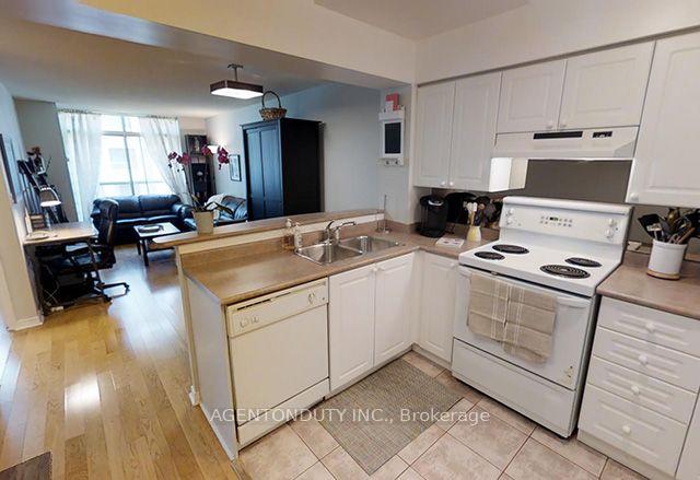 Photo 4 of Unit 622, 109 Front Street E, Toronto, Waterfront Communities — HOMEH