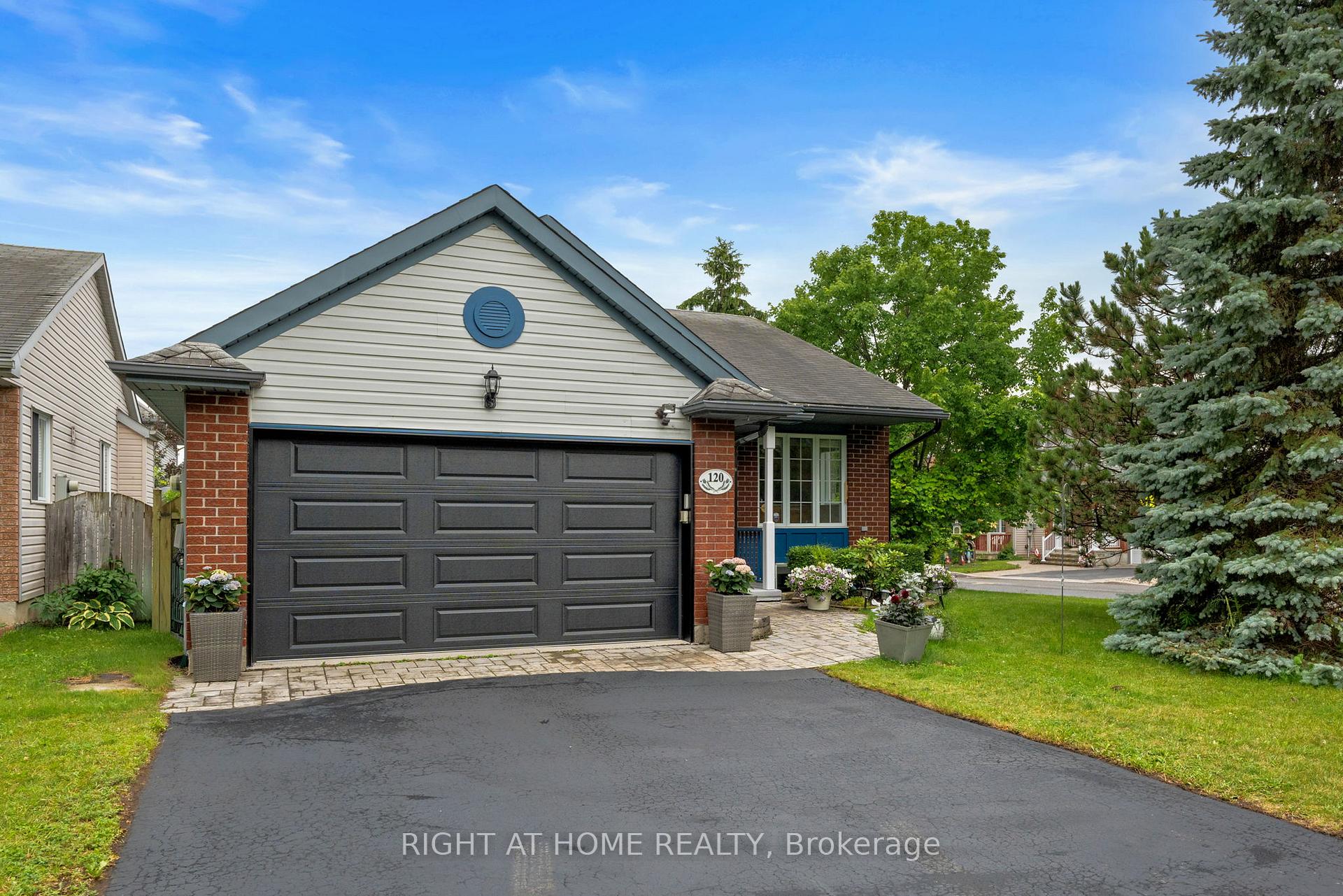 Photo 5 of 120 Grandpark Circle, Ottawa, Hunt Club Park — HOMEH