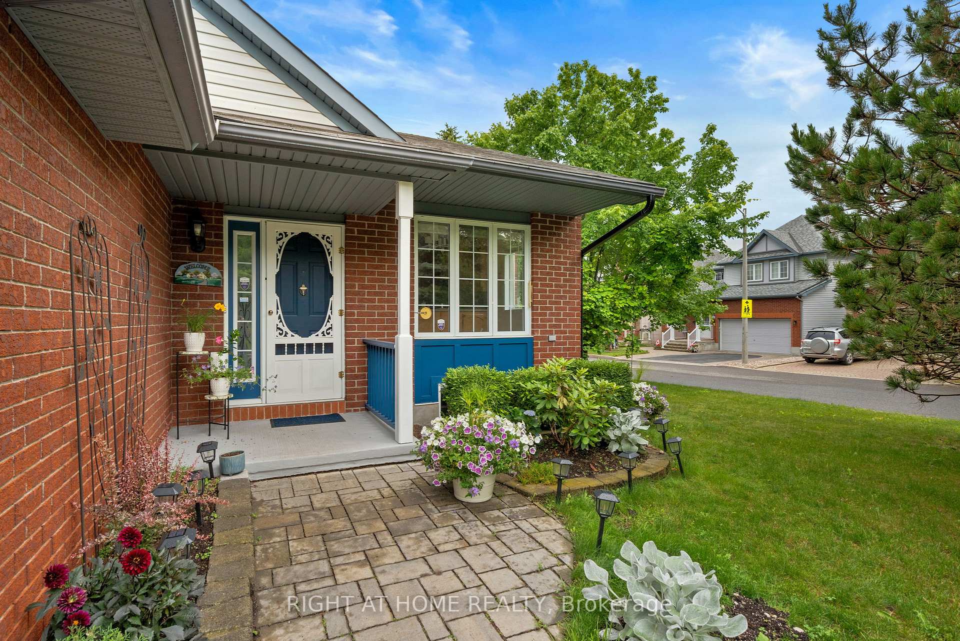 Photo 7 of 120 Grandpark Circle, Ottawa, Hunt Club Park — HOMEH