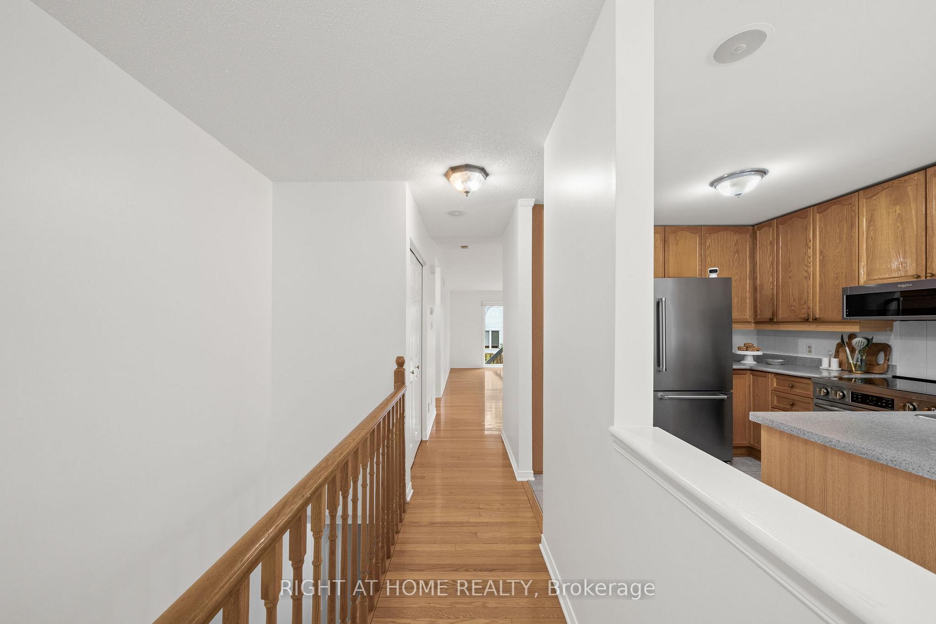 Photo 9 of 120 Grandpark Circle, Ottawa, Hunt Club Park — HOMEH