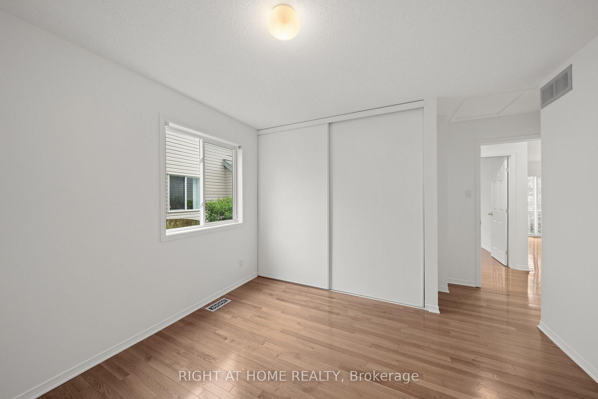 Photo 22 of 120 Grandpark Circle, Ottawa, Hunt Club Park — HOMEH