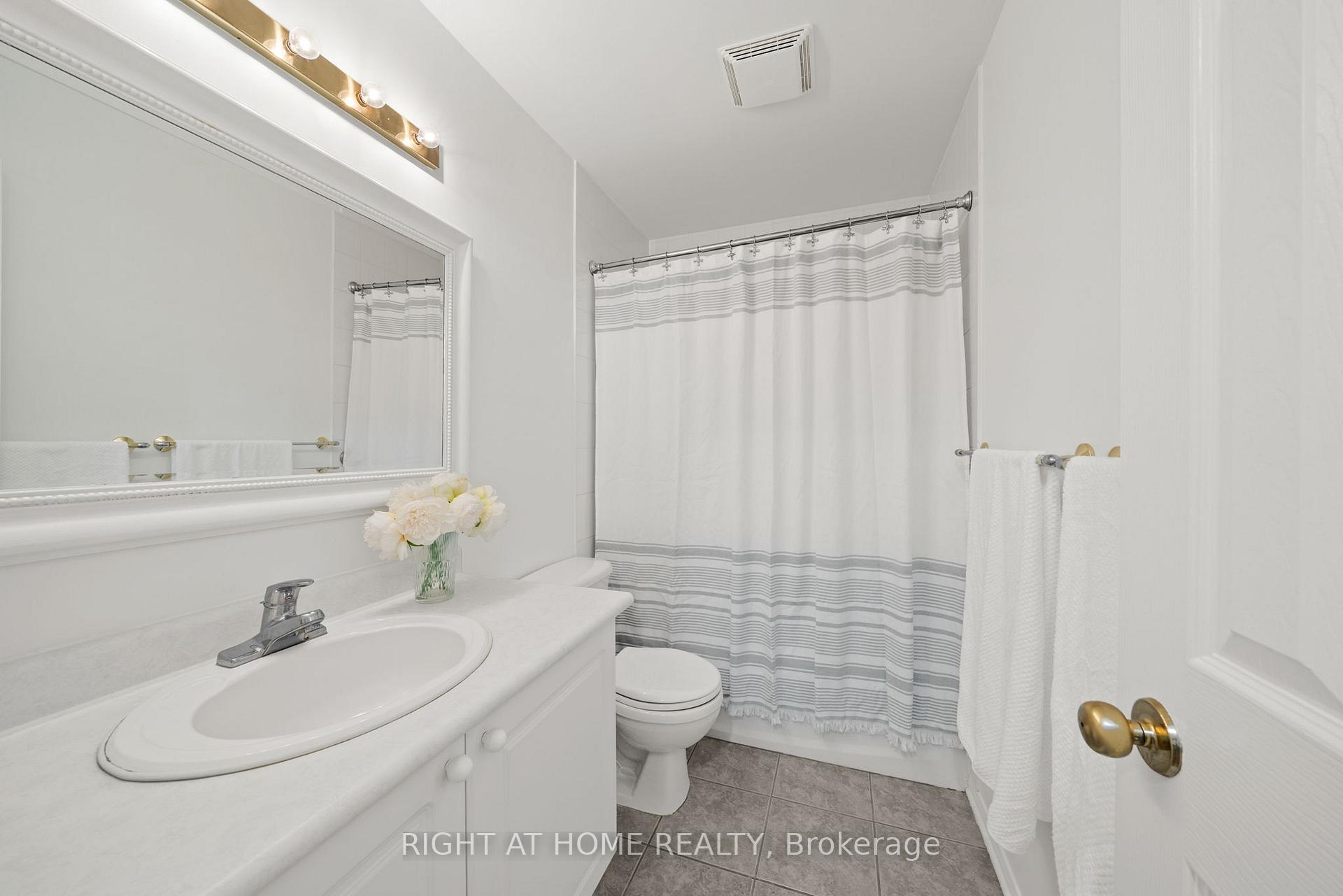 Photo 23 of 120 Grandpark Circle, Ottawa, Hunt Club Park — HOMEH