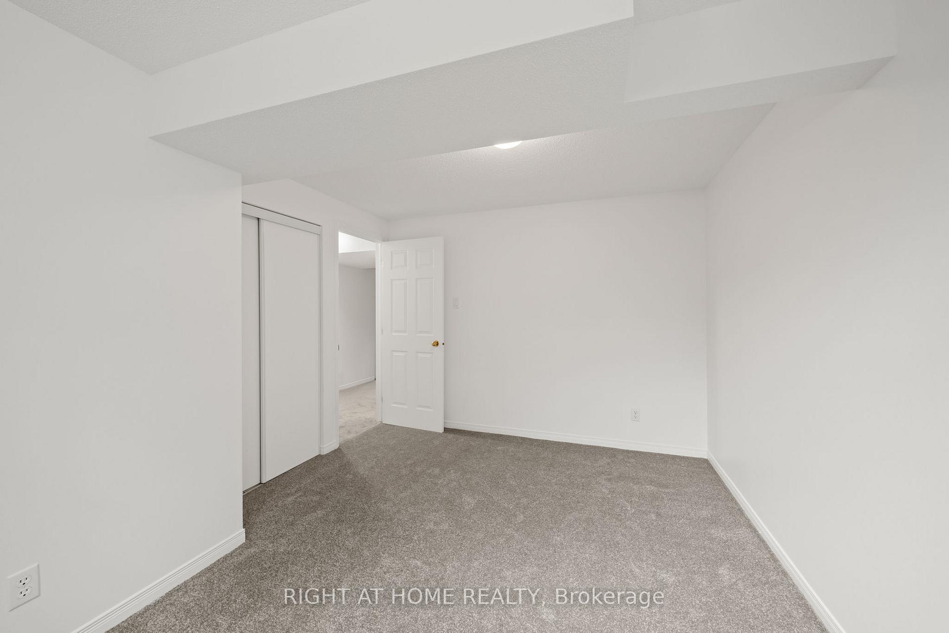 Photo 30 of 120 Grandpark Circle, Ottawa, Hunt Club Park — HOMEH