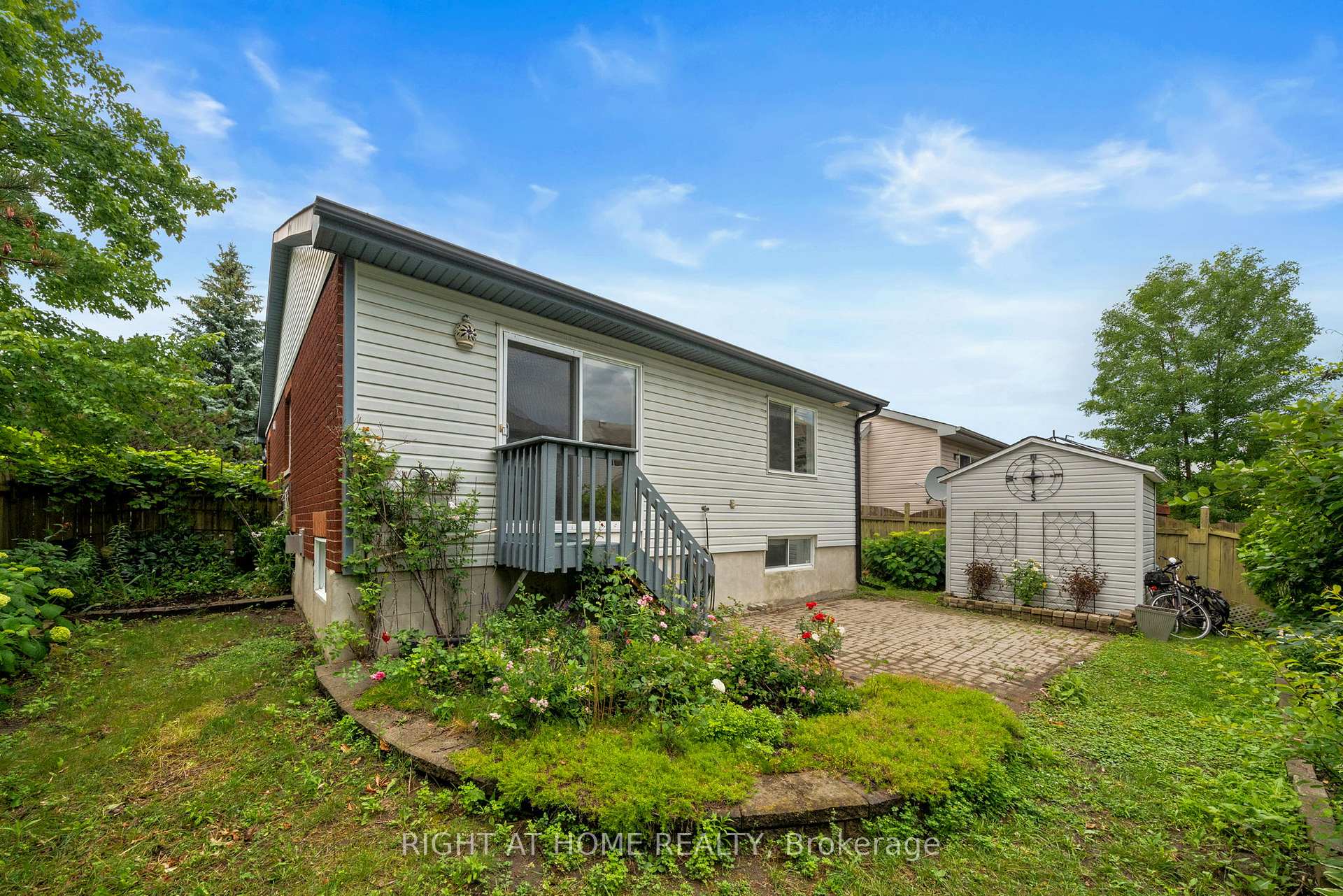 Photo 32 of 120 Grandpark Circle, Ottawa, Hunt Club Park — HOMEH