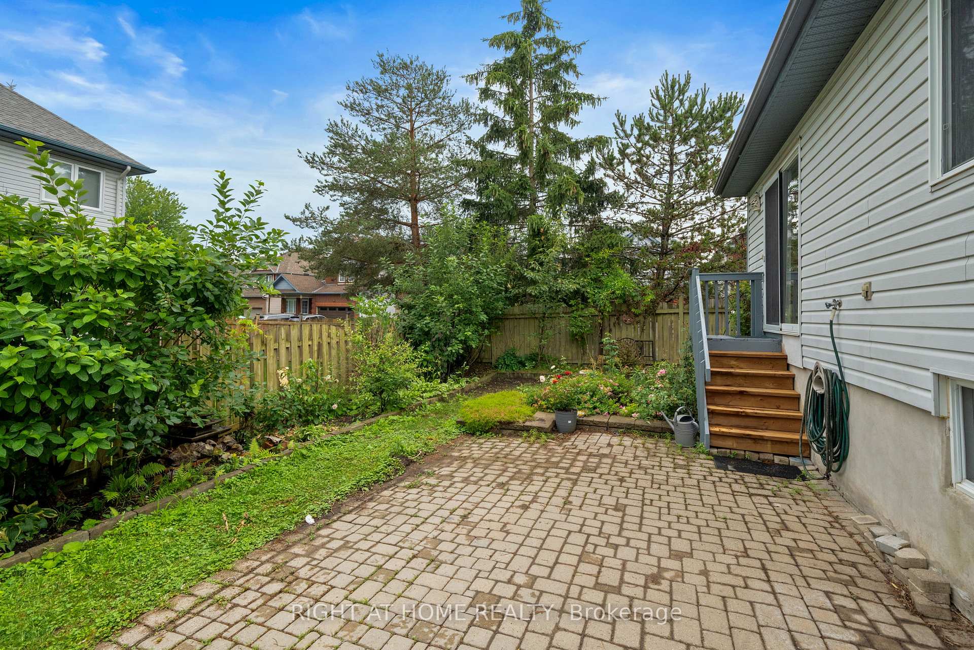 Photo 33 of 120 Grandpark Circle, Ottawa, Hunt Club Park — HOMEH