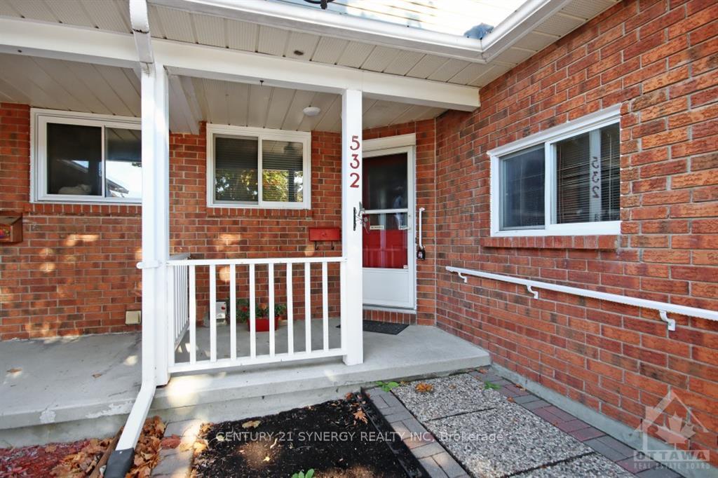 Photo 2 of 532 Pocono Crescent, Ottawa, Fallingbrook/Gardenway South — HOMEH