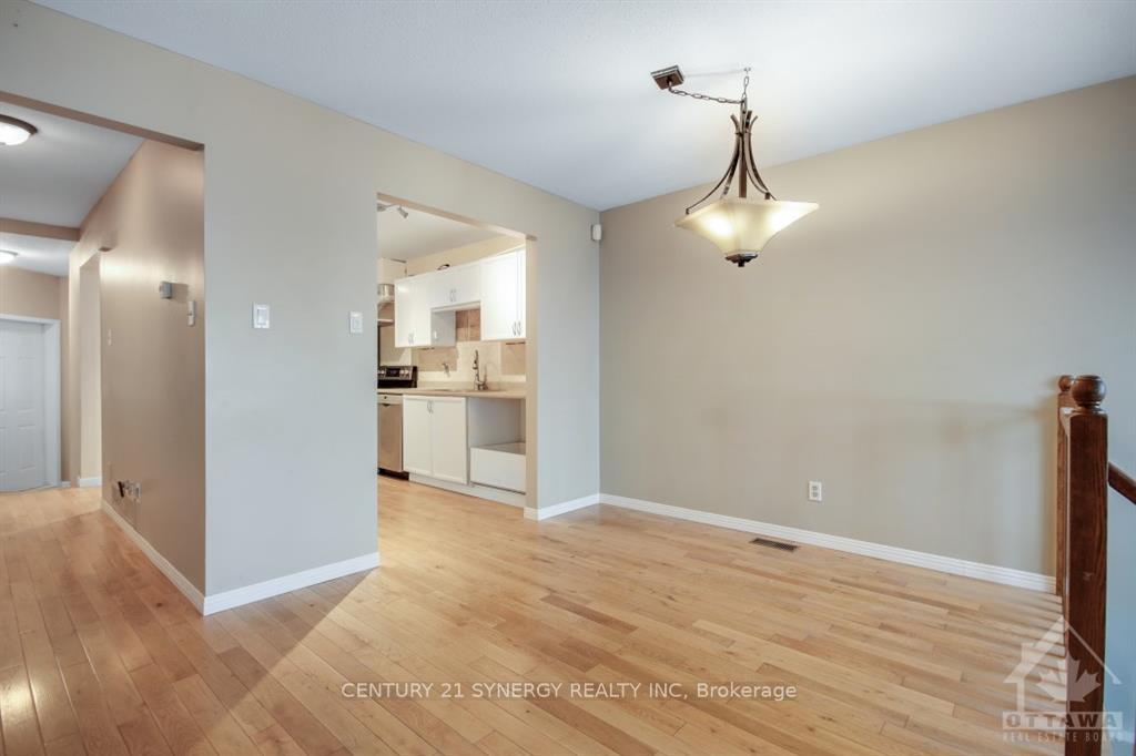 Photo 8 of 532 Pocono Crescent, Ottawa, Fallingbrook/Gardenway South — HOMEH