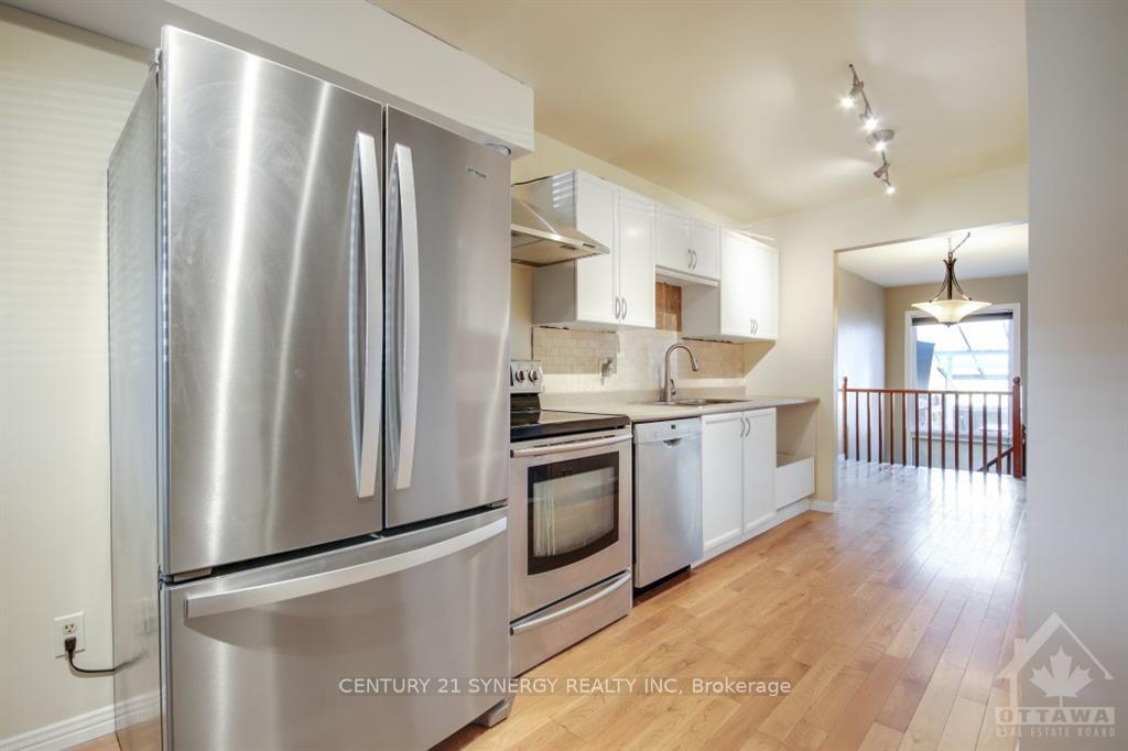 Photo 11 of 532 Pocono Crescent, Ottawa, Fallingbrook/Gardenway South — HOMEH