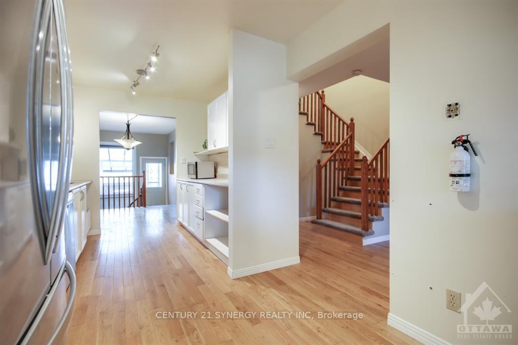 Photo 12 of 532 Pocono Crescent, Ottawa, Fallingbrook/Gardenway South — HOMEH