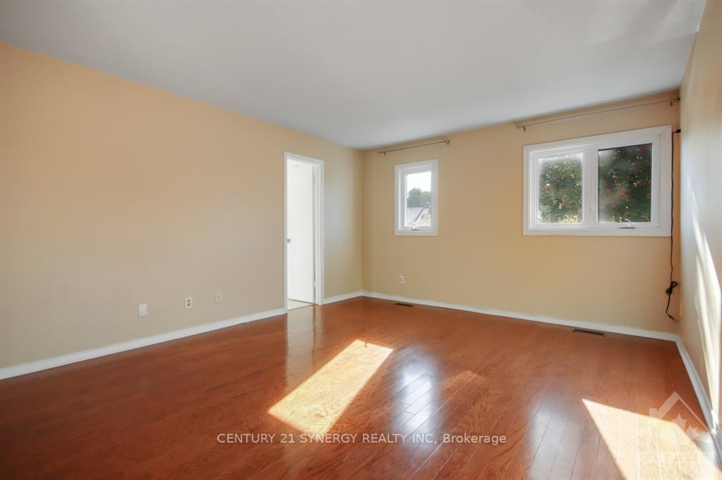 Photo 17 of 532 Pocono Crescent, Ottawa, Fallingbrook/Gardenway South — HOMEH