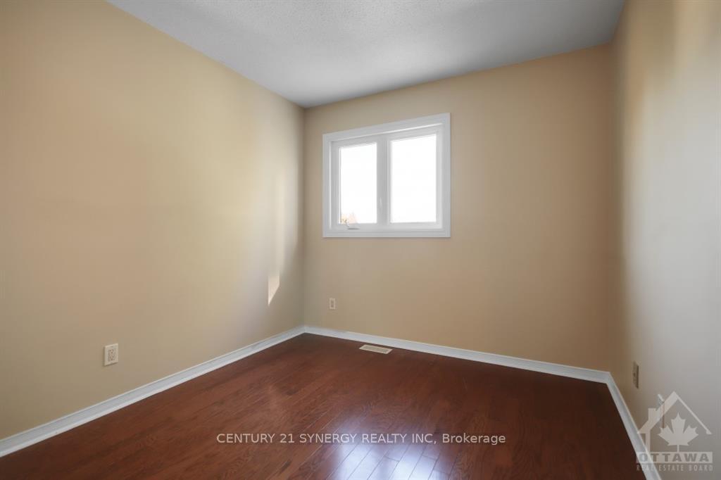 Photo 21 of 532 Pocono Crescent, Ottawa, Fallingbrook/Gardenway South — HOMEH
